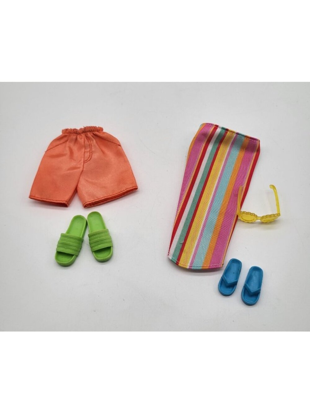 Barbie & Ken Summer Beach Outfit Lot Flip Flops Slides Trunks Sarong Sunglasses - Picture 1 of 6